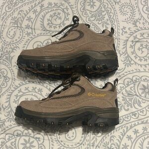 Columbia Men's Tan and Black Athletic Shoes